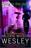 Dying in the Dark : A Tamara Hayle Mystery